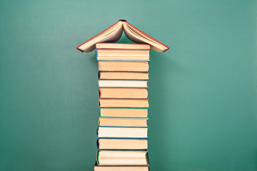 张杰的新歌《看月亮爬上来》歌词