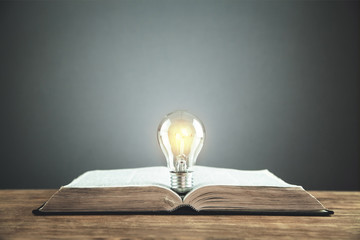 张杰的新歌《看月亮爬上来》歌词