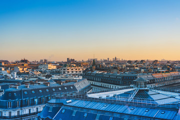 张杰的新歌《看月亮爬上来》歌词