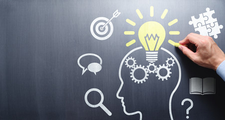 张杰的新歌《看月亮爬上来》歌词