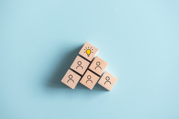 《远离尘嚣》说明了什么