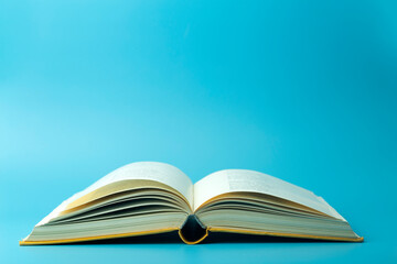 《远离尘嚣》说明了什么