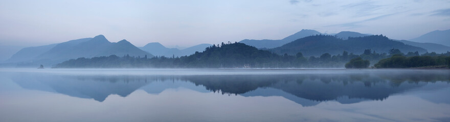 《远离尘嚣》说明了什么
