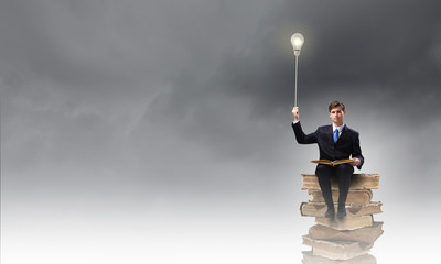 张杰的新歌《看月亮爬上来》歌词