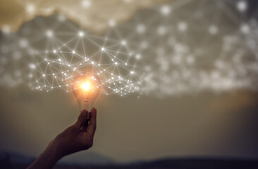 《远离尘嚣》说明了什么