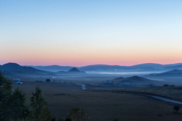 张杰的新歌《看月亮爬上来》歌词