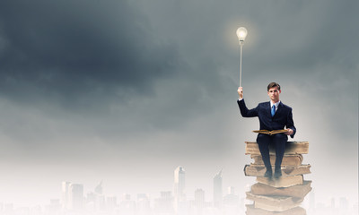 张杰的新歌《看月亮爬上来》歌词