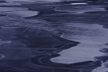 张杰的新歌《看月亮爬上来》歌词