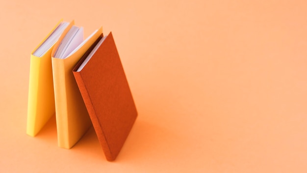 张杰的新歌《看月亮爬上来》歌词