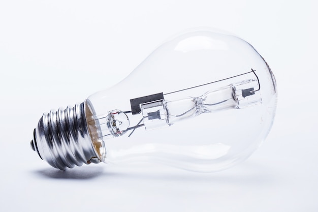 《远离尘嚣》说明了什么