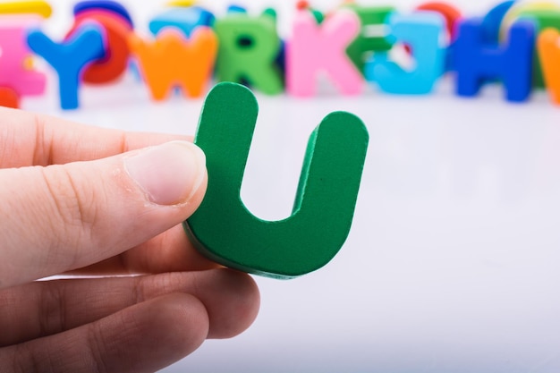 《远离尘嚣》说明了什么