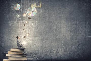 张杰的新歌《看月亮爬上来》歌词